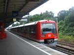 BR 474 als S1 nach S-Bahnhof Wedel im S-Bahnhof Hamburg-Rbenkamp.