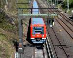 Zug der Hamburger S-Bahn-Linie 1 Richtung Blankenese kurz vor der Brücke Alfredstraße im Stadtteil Borgfelde. 19.4.2015