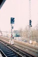 Das Einzige, mir bekannte Signal, welches mit 2 verschiedenen Eisenbahn - Signalsystemen gearbeitet hat.
