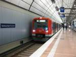 474 514-7 steht am 21.02.09 als S 1 nach Hamburg-Blankenese in Hamburg Airport (Flughafen) zur Abfahrt bereit.