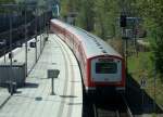 Ausfahrt eines Zuges der Linie S2 aus dem Bahnhof von Aumhle, dem stlichen Endpunkt des Hamburger S-Bahnnetzes.