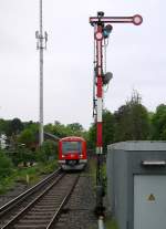 Impressionen aus Hamburg-West: Einfahrt eines Zuges der Linie S1 in die Station  Klein Flottbek . 20.5.2013