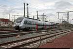 1442 661 (Bombardier Talent 2) der S-Bahn Mitteldeutschland (MDSB II | DB Regio Südost) als S 37854 (S8) von Halle(Saale)Hbf nach Lutherstadt Wittenberg Hbf durchfährt das Gleisvorfeld von Halle(Saale)Hbf. Aufgenommen von der Delitzscher Straße. [26.1.2018 | 15:52 Uhr]