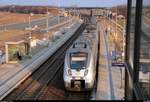 1442 617 und 1442 633 (Bombardier Talent 2) der S-Bahn Mitteldeutschland (DB Regio Südost) als S 37359 (S3) von Halle(Saale)Hbf nach Leipzig-Connewitz stehen im Hp Schkeuditz West auf der