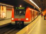 DB S-Bahn Mnchen 423 152-8 als S 6454 (S4) von Ebersberg (Oberbay) nach Geltendorf, in Mnchen Marienplatz; 14.01.2011