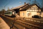 An der Stelle der ehemaligen Gterhalle im Bahnhof Roth befindet sich heute der Rother S-Bahn-Bahnsteig.Das Gleis,auf dem der n-Wagen steht,ist heute das Bahnsteiggleis 91.