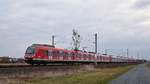 Eine Dreifachtraktion aller damaliger Typen von Werbebahnen der S-Bahn Rhein Main als Leerfahrt Richtung Obertshausen zwischen Rogdau Hainhausen und Weißkirchen.