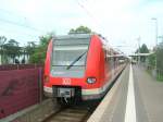 Am 12. September 2010 steht eine S3 nach Bad Soden gerade in Darmstadt-Wixhausen.