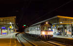 Anlässlich der ExtraSchicht im gesamten Ruhrgebiet in der Nacht vom 30. Juni auf den 1. Juli 2018 beauftragte der VRR die Regiobahn und TRI damit, auf der Linie S3 zusätzliche Züge anzubieten. TRI stellte dabei eine Garnitur n-Wagen, geschoben durch 110 428, welche hier als S3 nach Hattingen (Ruhr) Mitte im Oberhausener Hauptbahnhof zu sehen ist.