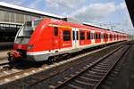 422 066-1 steht am 27.05.2019 als S3 nach Hattingen(Ruhr) Mitte in Oberhausen Hauptbahnhof bereit.