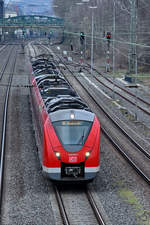 Der Elektrotriebzug 1440 823-1 ist hier Mitte März 2021 kurz vor der Ankunft in Wuppertal-Unterbarmen zu sehen.