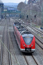 Der Elektrotriebzug 1440 810-8 ist hier Mitte März 2021 kurz vor der Ankunft in Wuppertal-Unterbarmen zu sehen.