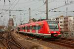 DB 422 556-1  S-Bahn Rheinland  als S6 nach Ratingen Ost bei der Einfahrt in Köln Hbf, Dezember 2025.