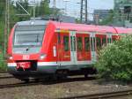 Der neue 422 018 der S-Bahn RheinRuhr verlsst am 19.06.2009 Bochum-Ehrenfeld auf der S1.