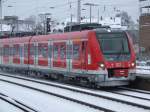 422 060 fhrt am 03.01.2010 in Essen Hbf aus Wuppertal auf der S9 ein.
