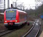 422 014/514 als Einzeleinheit, wie blich auf der S9, in der Einfahrt von Essen-Steele am 28.02.2010.
Ein kleiner Halt, und dann geht es weiter nach Wuppertal Hbf.