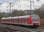 422 007-5 als S9 nach Bottrop bei der Einfahrt in Essen Hbf