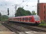 BR 422 als S8 am Hauptbahnhof Mnchengladbach.(10.7.2012) 