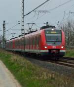 422 573-6 führt einen S8 Zug nach Wuppertal-Barmen.