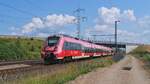 442 344 der DB Regio Nordost als S3 nach Rostock Hbf kurz vor der Einfahrt in den Bahnhof Kavelstorf.