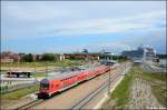 S-Bahn am 09.07.12 am neugestalteten Hp Warnemnde Werft.