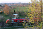 Blick aus unserer Haustüre -

... auf die Remsbahn mit einer S-Bahn der Linie S2 in Richtung Filderstadt über Stuttgart. Im Hintergrund das Waiblinger Wohngebiet Korber Höhe.

06.04.2020 (M)