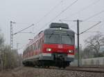 ET 420 916 sowie die weitere Maschine 420 400, beide angehrig der S-Bahn Stuttgart & beides Re-Designte 420  420 Plus  fahren am Nachmittag des 05.04.13 als Leerfahrt auf dem S-Bahn Gleis aus