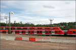 Von oben und von unten kommend -    Die beiden aktuellen S-Bahn-Baureihen im Vorfeld des Stuttgarter Hauptbahnhofes.