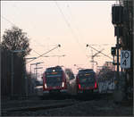 . Da ist die Station voll -

Immerhin sechs der 87 in Stuttgart in Betrieb befindlichen S-Bahnzüge der Baureihe 430 stehen hier in der morgendlichen HVZ im Bahnhof Rommelshausen. Ein Langzug wird aus drei Triebwagen gebildet.

05.12.2016 (M)