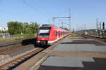 Am 07.08.2015 erreicht eine Doppeltraktion BR 430 als S1 den Bahnhof Untertürkheim aus Richtung Norden.