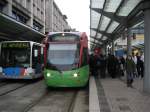 Saarbahn und Bus an der Haltestelle in Saarbrcken am Hauptbahnhof.