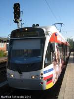 Saarbahn mit neuer Werbung fr die Europa Gallerie, die am 21.10.2010 in Saarbrcken am Hauptbahnhof erffnet. Das Foto habe ich am 12.10.2010 in Saarbrcken Brebach gemacht.