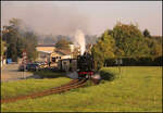 Schmalspur Dampflok 99758 f�hrt hier am 6.10.2026 um 9.24 Uhr mit einem Personenzug nach Oybin aus dem Bahnhof Olbersdorf bei Zittau aus.