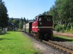199 013 (Schsichs-Oberlausitzer Eisenbahngesellschaft mBh) mit Zug 701 Kurort Oybin-Bertsdorf auf Bahnhof Kurort Oybin (14-7-2007).