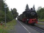 99 758 (Schsichs-Oberlausitzer Eisenbahngesellschaft mBh) mit Zug 210 Zittau-Kurort Jonsdorf auf Bahnhof Kurort Jonsdorf am 12-7-2007.