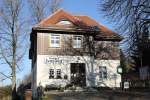 Das Empfangsgebude des Bahnhofs Johnsdorf am 30.10.2010.
