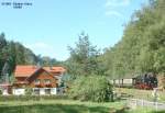 99 731 mit Personenzug am 14.07.2003 im  Hausgrund  zwischen Kurort Oybin und Teufelsmhle.