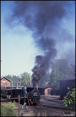 Abfahrt der 991762 am 2.5.1990 im Bahnhof Bertsdorf nach Jonsdorf.