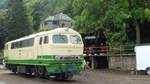 Die Brohtalbahn 218  :))) und Dampflok stehen in Brohl BW zum Bahnhofsfest.