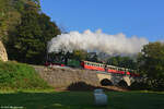 Am 09.10.2021 begegnete uns die Lok  Hoya  des Deutschen Eisenbahn-Vereins (DEV) als Gastlok auf der Brohltalbahn in Richtung Oberzissen.