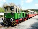 Brohltalbahn - Diesellok D 2 mit Personenwagen im Endbahnhof von Engeln am 03.05.2008