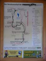 Klassische Werbung: Streckenverlauf der Fichtelbergbahn Cranzahl-Oberwiesenthal im Holzrahmen im Personenwagen der SDG-Fichtelbergbahn.