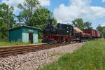 Am 22.05.2022 kam 99 1584 mit einem Rollwagenzug von Mügeln und fuhr in den Bahnhof Nebitzschen ein.