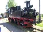 99 574 steht im Bahnhof Mgeln und wird wenige Minuten spter den zug nach Glossen bespannen, 11.05.08