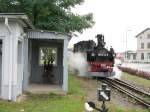 99 1574 rangiert an ihren Zug nach Mgeln, Oschatz 28.07.07