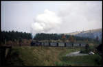 Dampflok 99740 befindet sich hier am 8.10.1992 um 11.15 Uhr in Anfahrt auf das Viadukt in Oberwiesenthal.