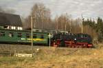 99 775 verlsst am 21.11.09 den Bahnhof Hammerunterwiesenthal.