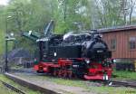 99 773 fhrt zum Bekohlen und Wassernehmen, KBS 518 Fichtelbergbahn Crahnzal - Oberwiesenthal, fotografiert im Bhf.