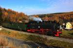 DR 99 1794-9 mit DR - Garnitur als Zug 1005 Cranzahl - Oberwiesenthal, Fichtelbergbahn KBS 518, fotografiert bei Bhmisch Hammer am 24.10.2012