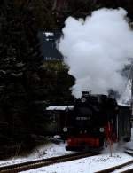 ein sonniger Wintertag,allerdings ist die Schneehöhe zum Skilaufen zu gering,also wandern wir von Neudorf zum Bärenstein , die erste Strecke neben der Bahn.